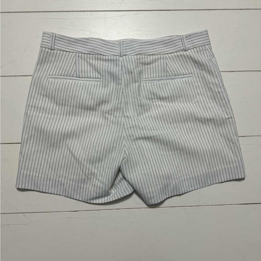Banana Republic Shorts - Picture 3 of 4